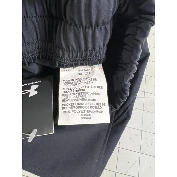 Under Armour Women’s Flex Woven 5” Shorts Black Sz. S Loose Fit New - Picture 4 of 6